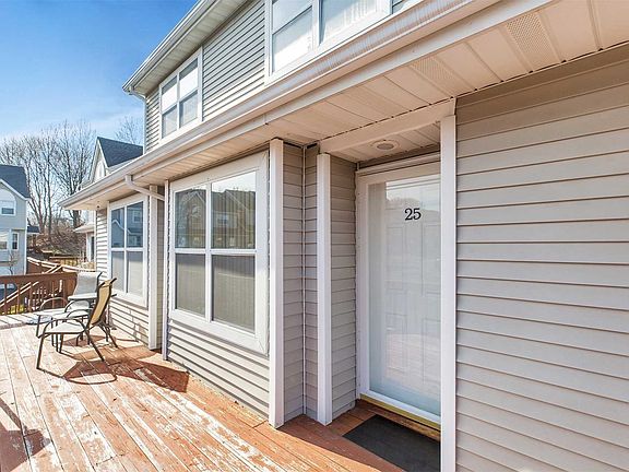 2nd image of 25 Leeward Ln