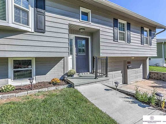 3rd image of 8842 Holmes St