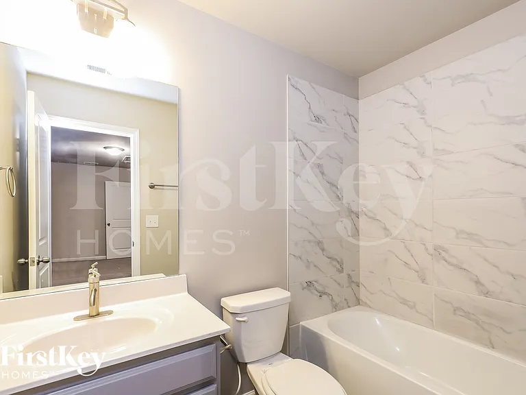3628 Moon Crest Dr — Photo 12