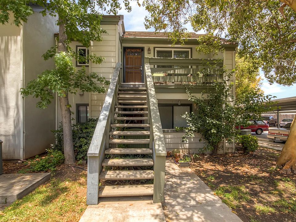 1st image of 1800 S Maple St Unit 203