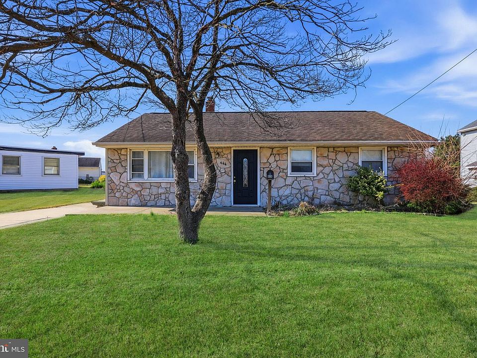 1st image of 444 Colonial Rd
