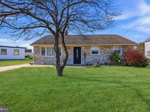 444 Colonial Rd, Bellmawr, NJ 08031