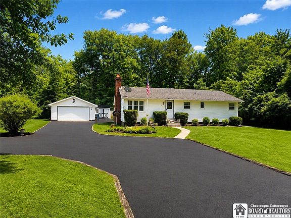 2nd image of 890 Swann Rd