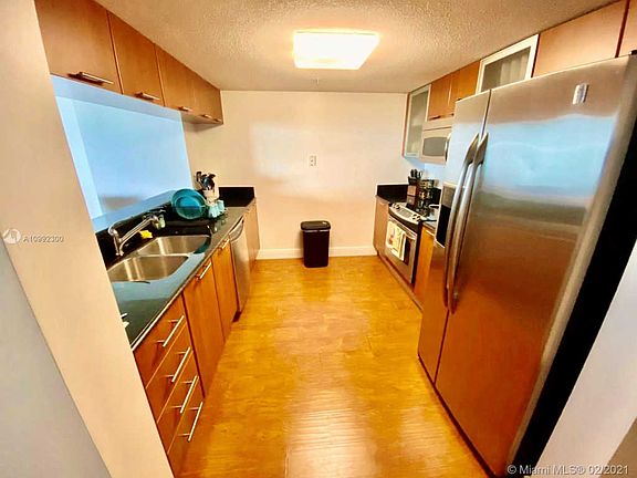 5th image of 1800 N Bayshore Dr APT 2411