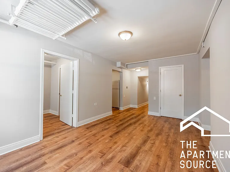 5736 N Winthrop Ave #1 — Photo 4