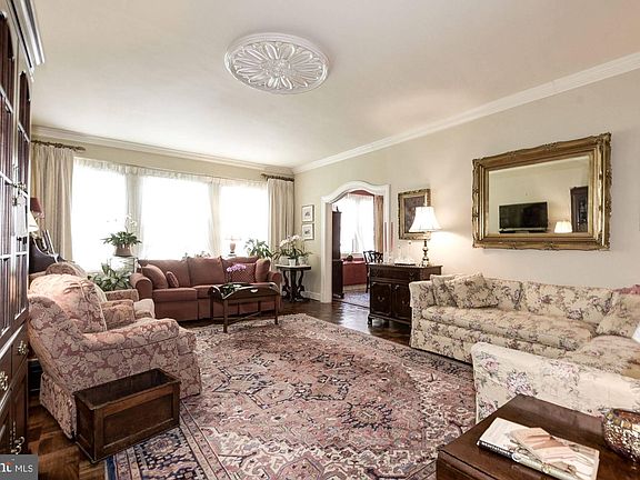 2nd image of 4000 Cathedral Ave NW #616