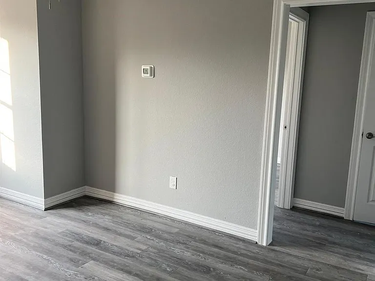 4011 Delano St #4 — Photo 8