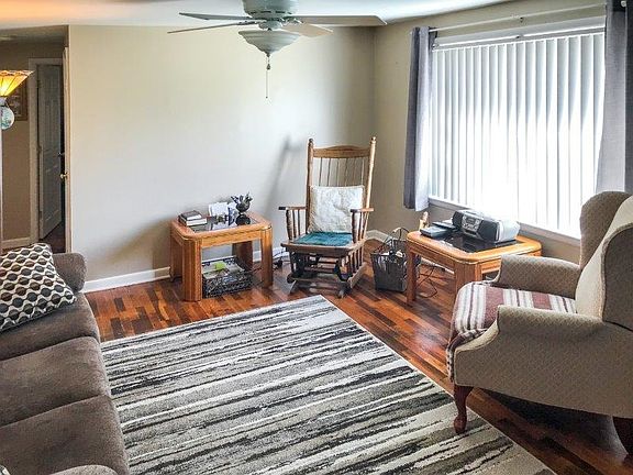 2nd image of 1621 Griffin Ave