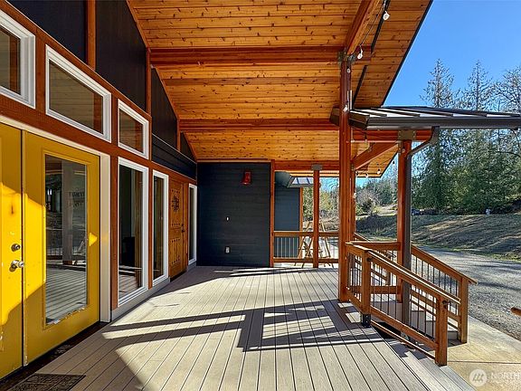 4th image of 242 Watershed Road