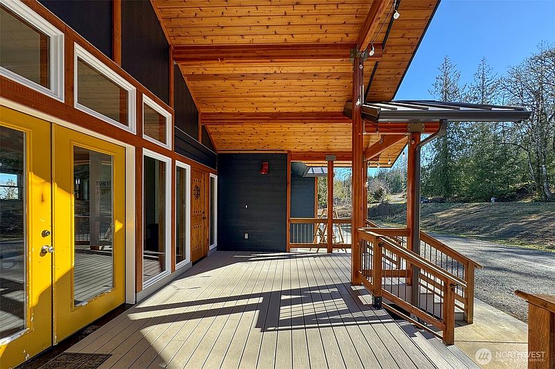 4th image of 242 Watershed Road