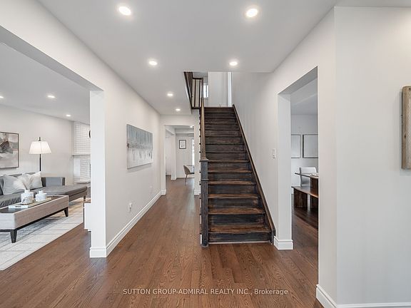 4th image of 110 Conley St