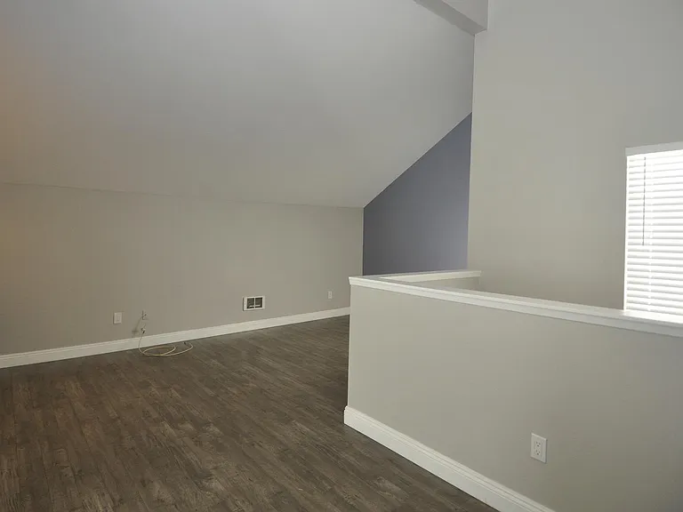 4022 Layang Layang Cir #1 — Photo 19