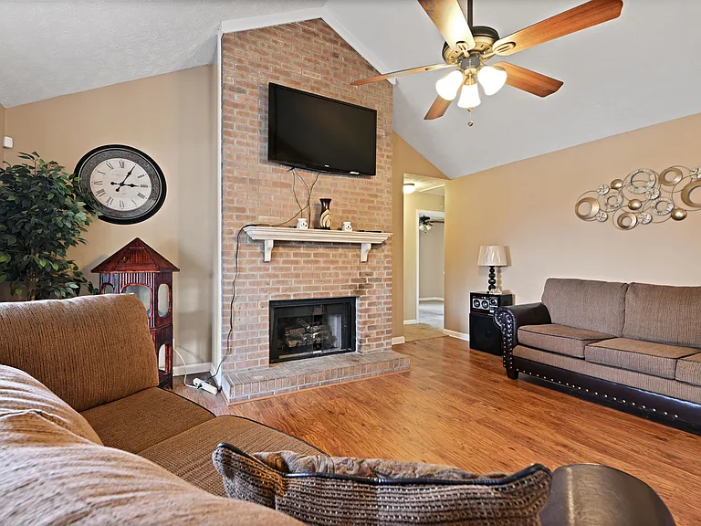6001 Arbor Glen Dr — Photo 4