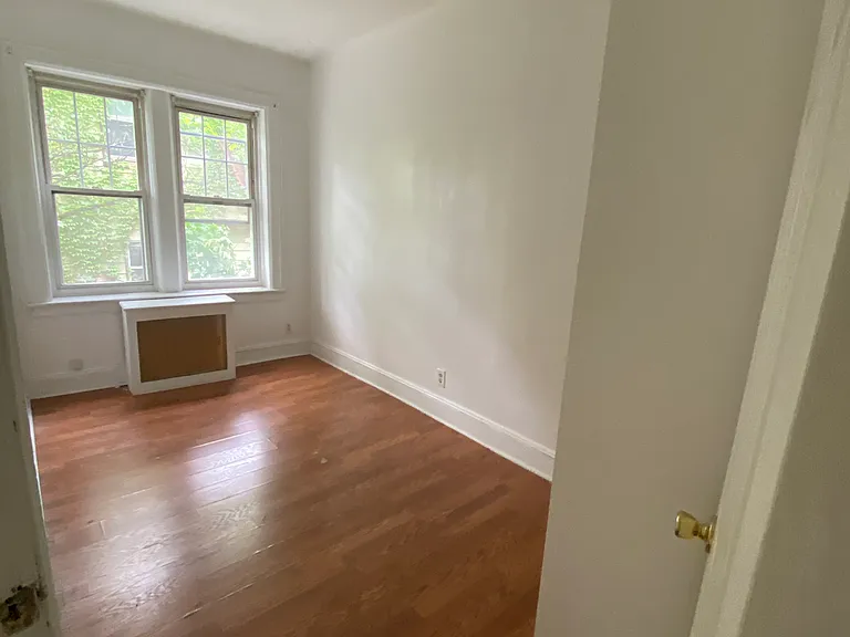 51 Linden St #2 — Photo 7