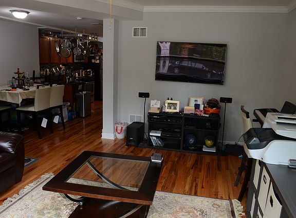 4th image of 6258 N Bell Ave #T