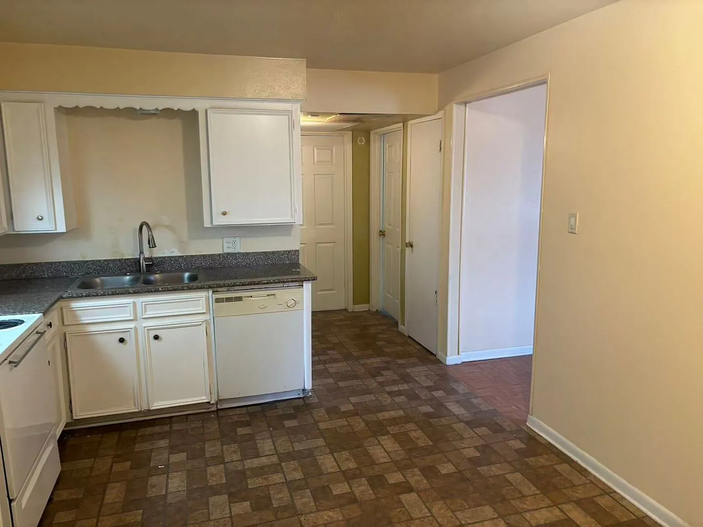 Pleasun Apartments — Photo 3
