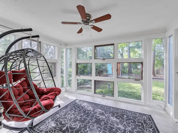 2705 Chamberlain Ave, Madison, WI 53705