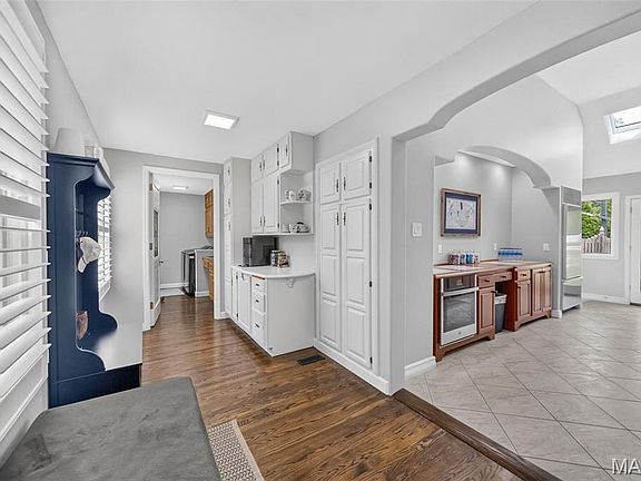 5th image of 27 Ellsworth Ln