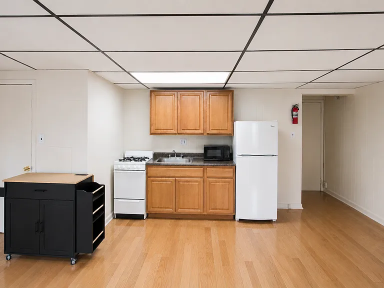1708 Race St #D2 — Photo 4