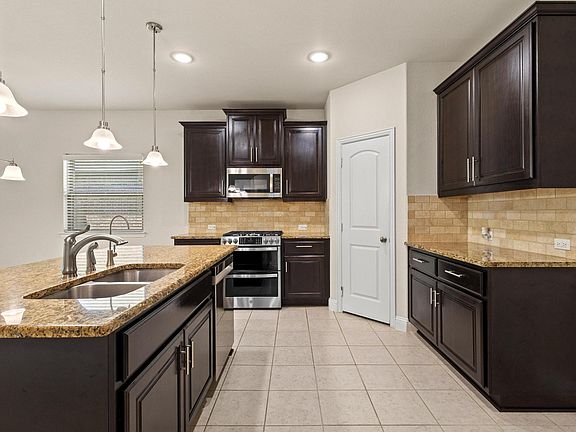 5th image of 7822 Cottonwood Dr