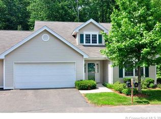16 Tabor Cir, West Hartford, CT 06117