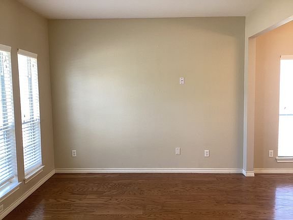 3rd image of 5142 Lauren Ln