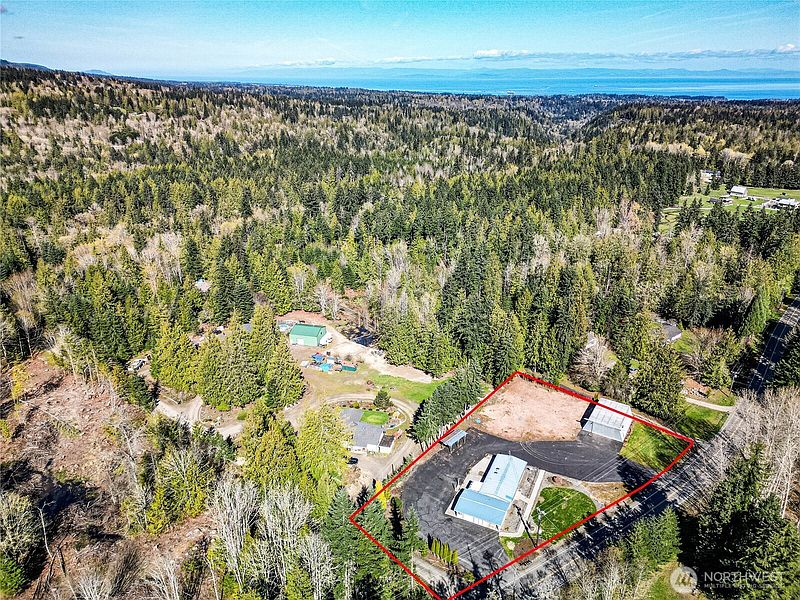 2nd image of 3962 Deer Park Road
