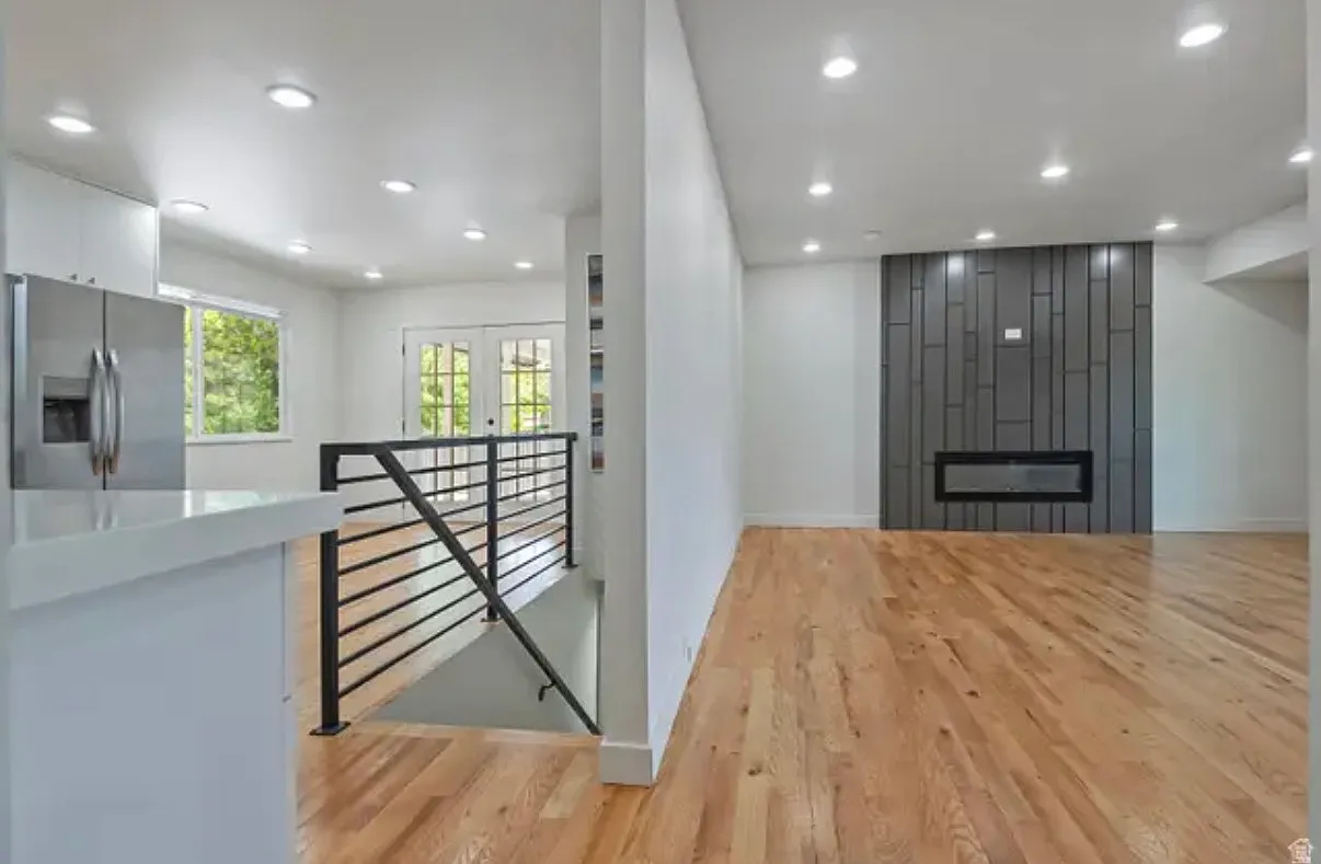 6 bed, 2260 sqft, $4,300 — Photo 4