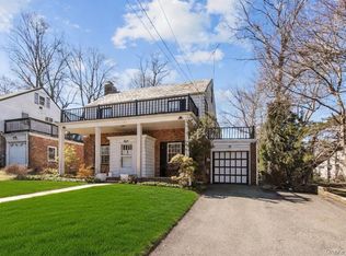 8 Plymouth Road, Great Neck, NY 11023