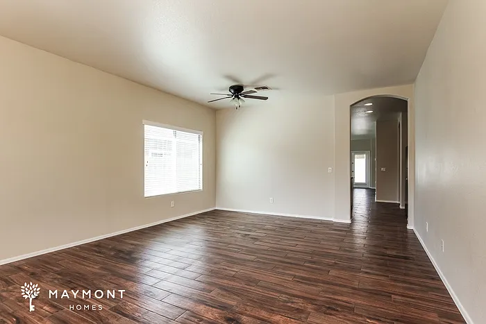 4 bed, 2.0 bath, 1820 sqft, $2,095 — Photo 3