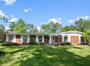 856 Claymont Dr, Ballwin, MO