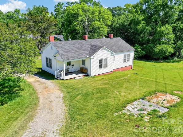 1365 Yancey St, Lancaster, SC 29720