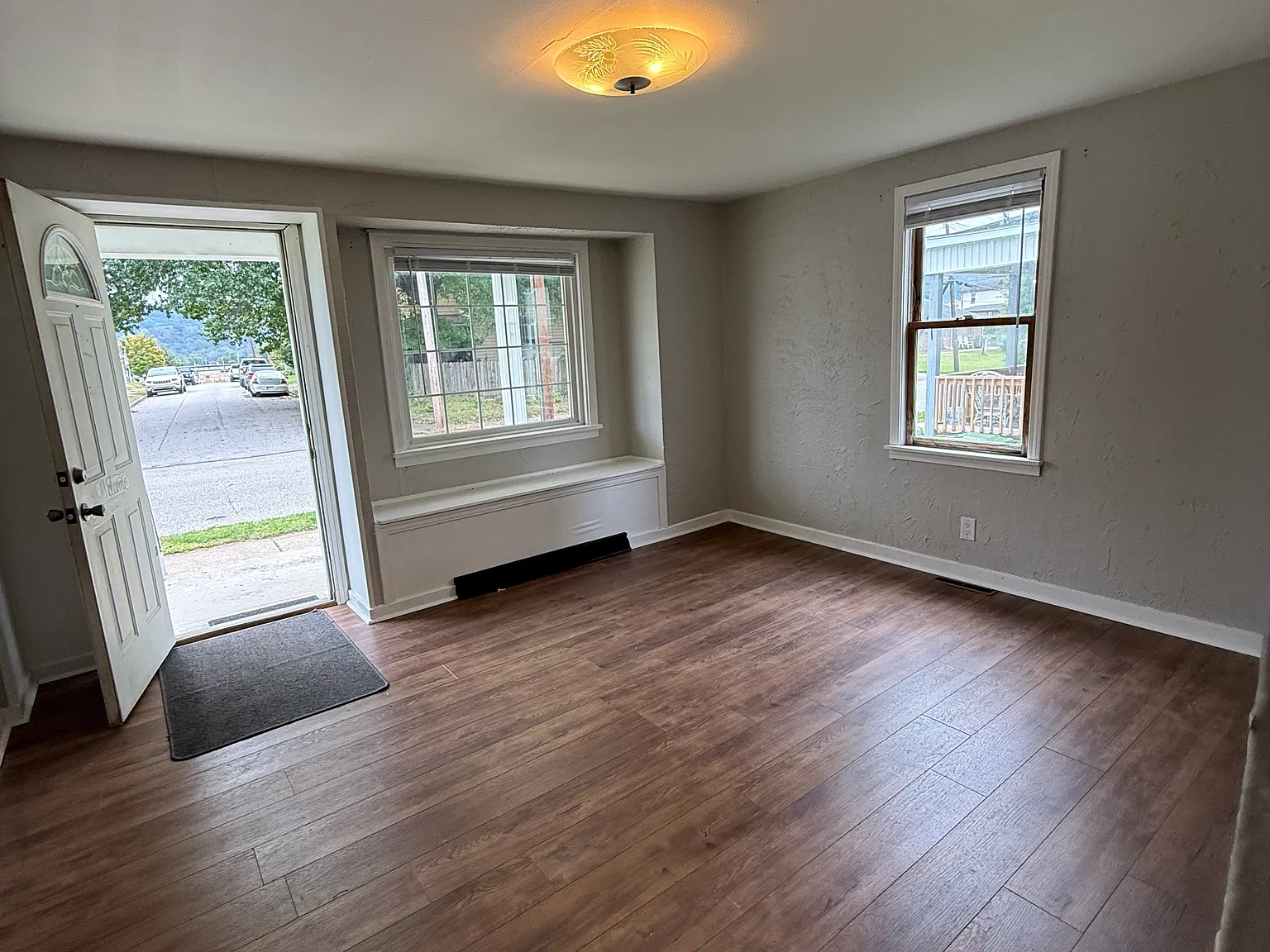 2 bed, 684 sqft, $900 — Photo 3