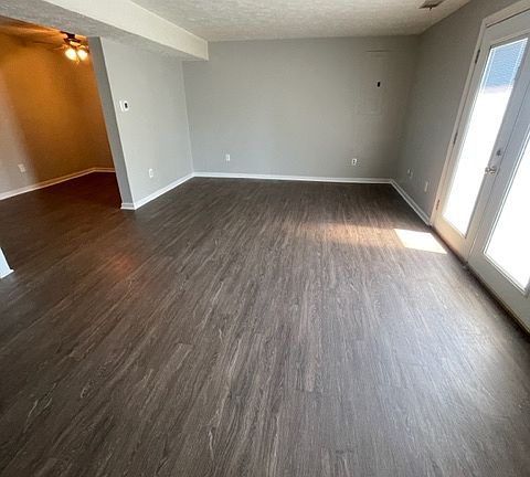 5th image of 433 Country Club Dr #433