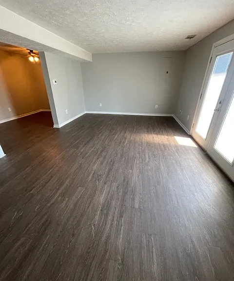 433 Country Club Dr #433 — Photo 5