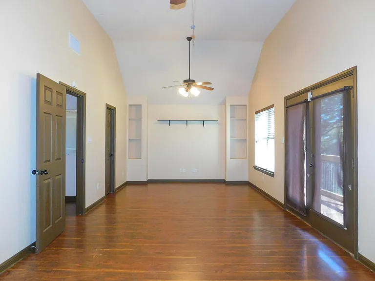 558 Jay St — Photo 14