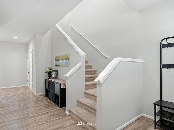 4th image of 12718 36th Pl NE