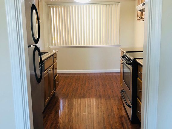5th image of 2200 Lake Rd APT 102