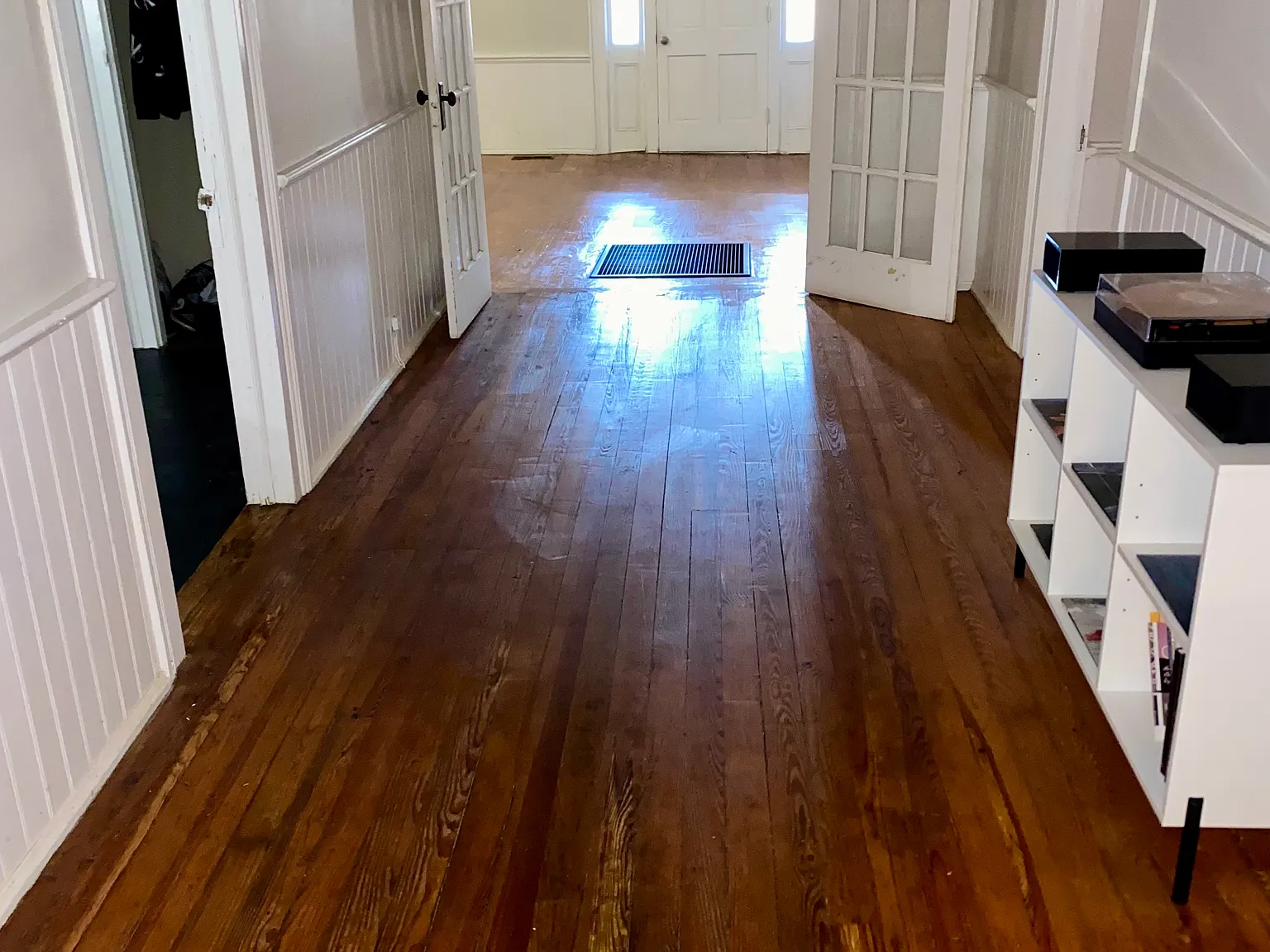 4 bed, 2400 sqft, $725 — Photo 4