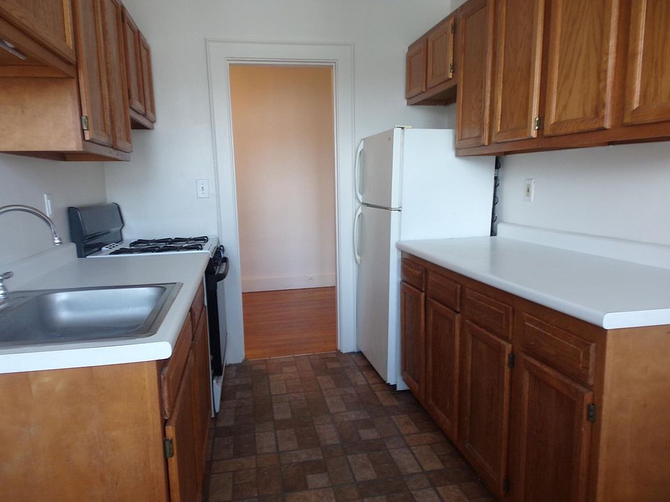 1st image of 197 Everett St #11