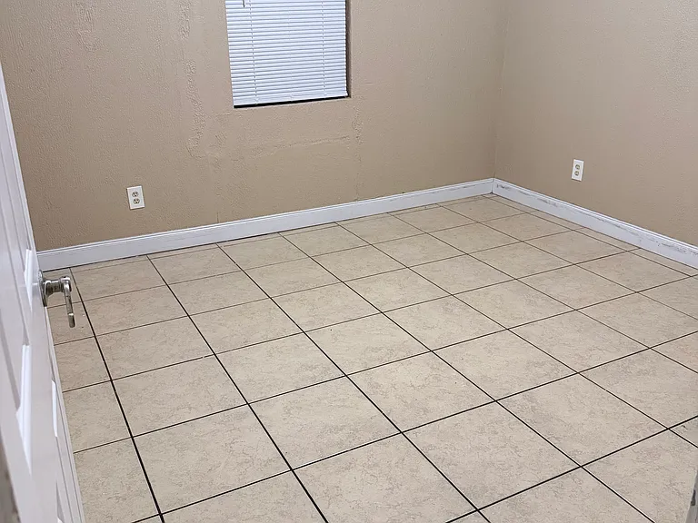 1109 Wedgewood Cir — Photo 12