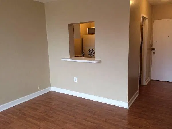 1021 Arlington Blvd — Photo 3