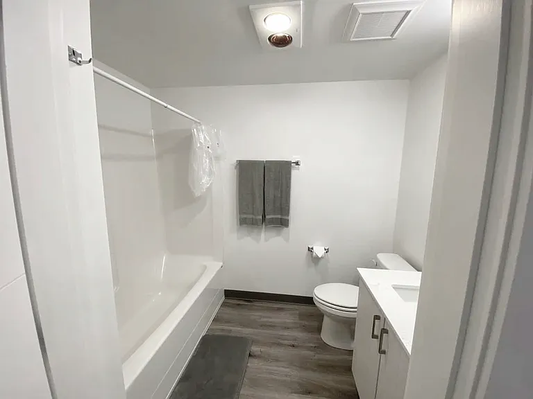 Fifty-Two Apartments — Photo 44