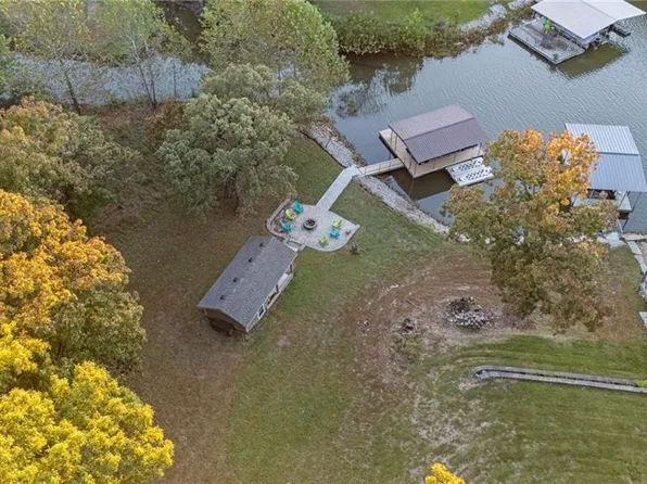 247 Lake Viking Ter, Gallatin, MO 64640