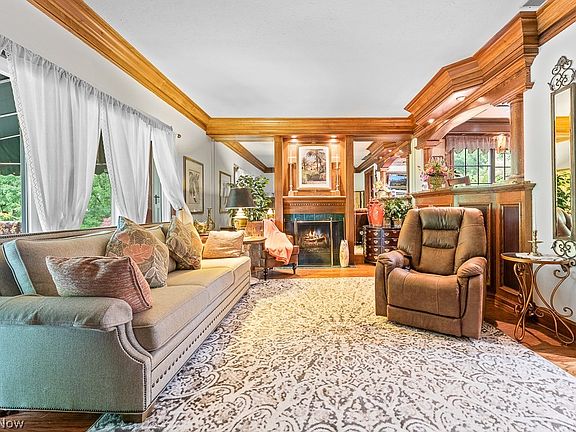 4th image of 16462 Georgetown Ct