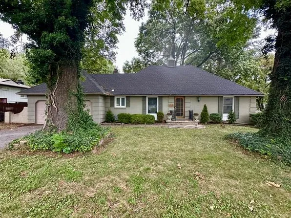 8505 Ward Pkwy, Kansas City, MO 64114