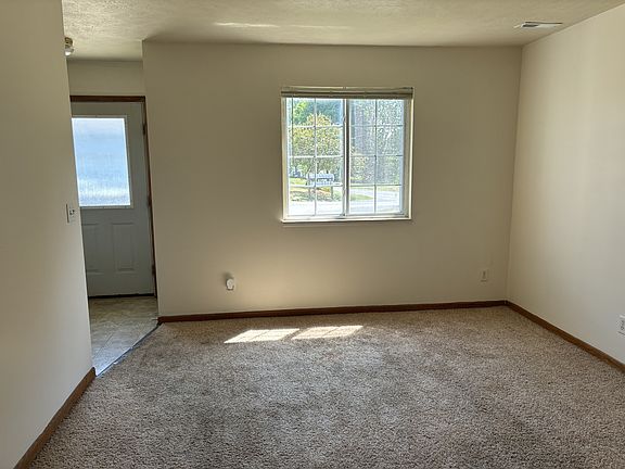 3rd image of 1041 E 16th St #11409694