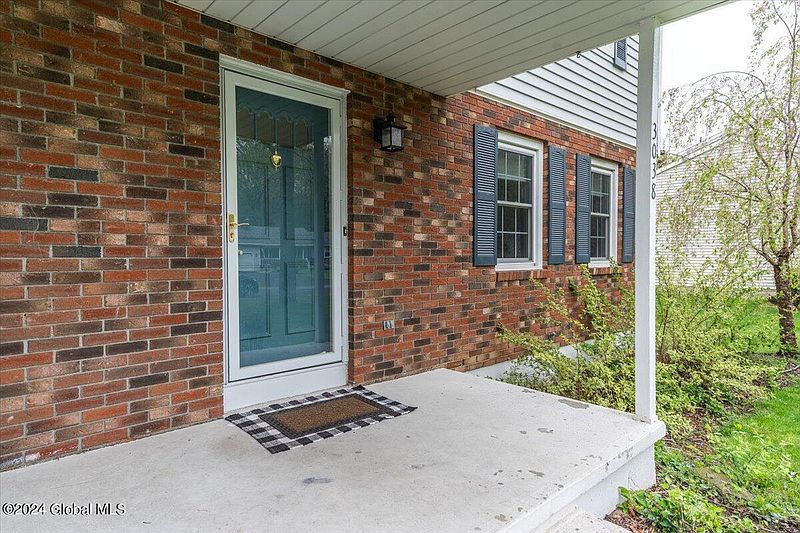 4th image of 3038 Williamsburg Drive