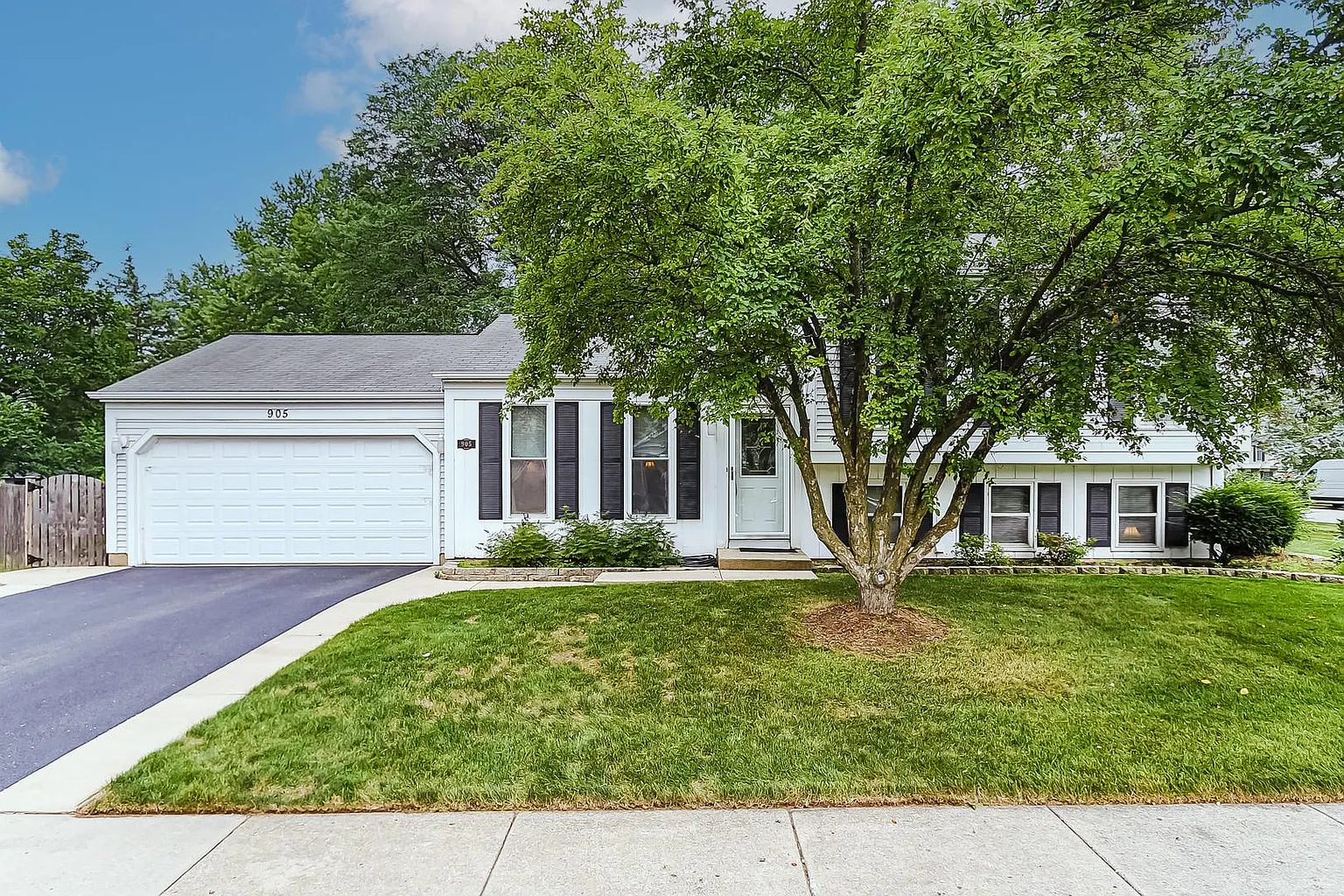 905 Fox Run Ln photo 1