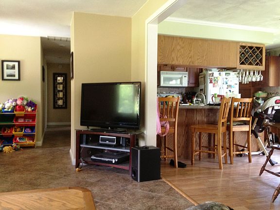 Living Room/ Kitchen